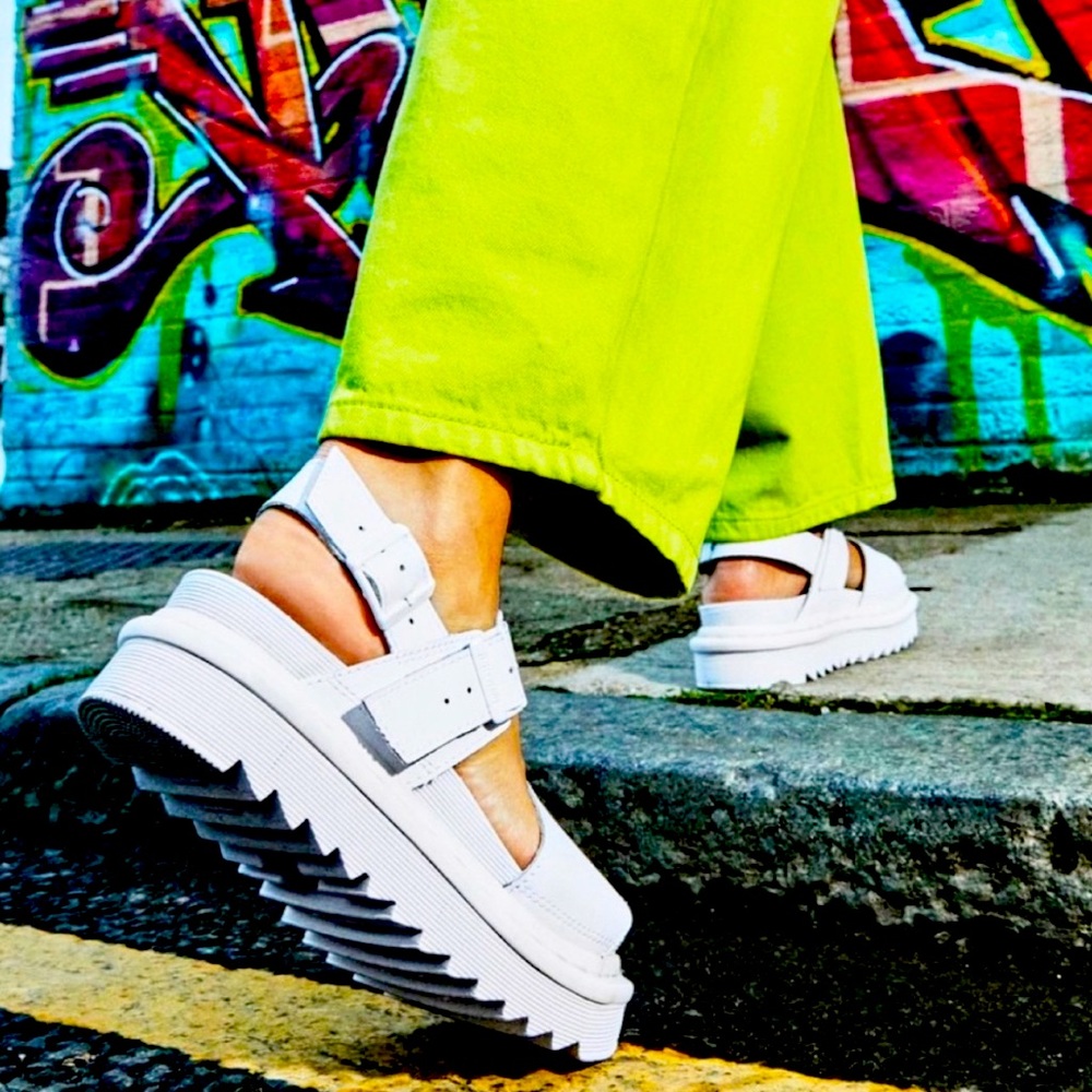 🆕{DR Martens} VOSS MONO SANDALS